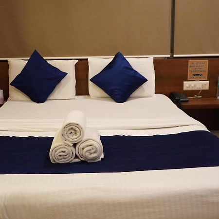 אויאיין Hotel Satyug מראה חיצוני תמונה