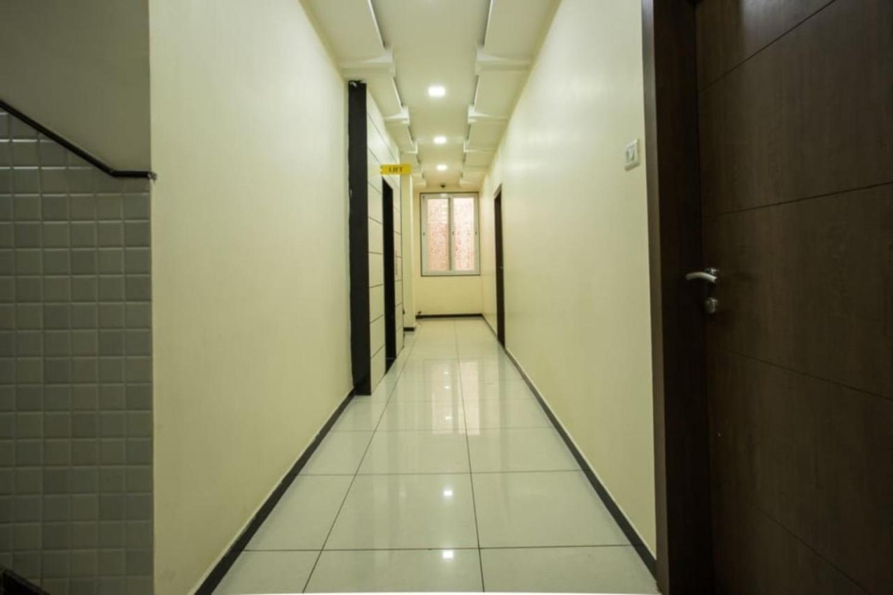 אויאיין Hotel Satyug מראה חיצוני תמונה