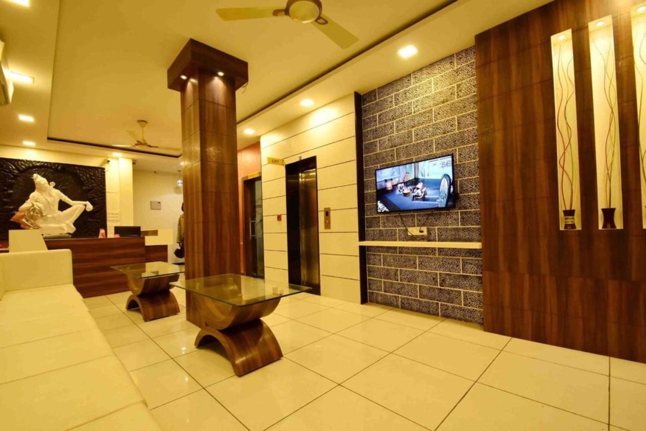 אויאיין Hotel Satyug מראה חיצוני תמונה
