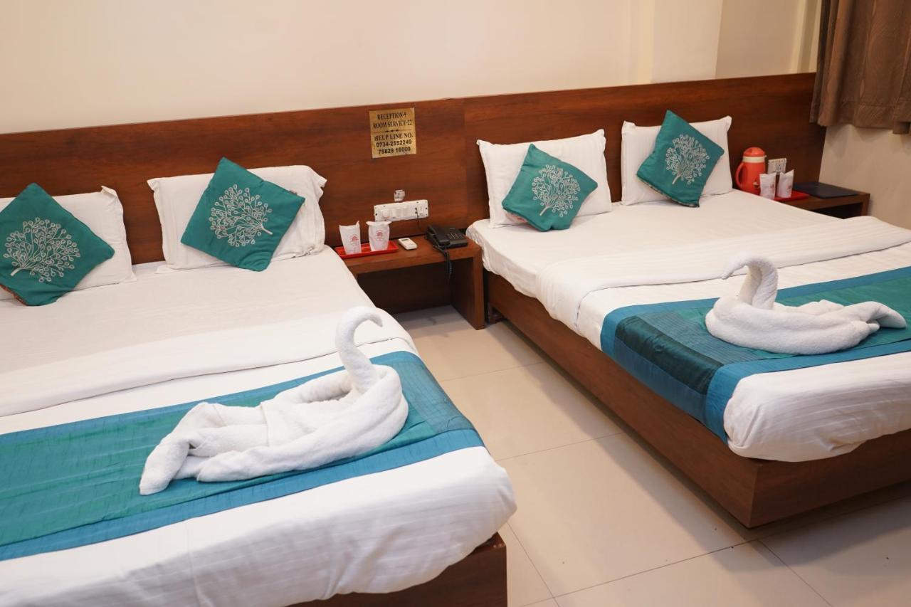 אויאיין Hotel Satyug מראה חיצוני תמונה