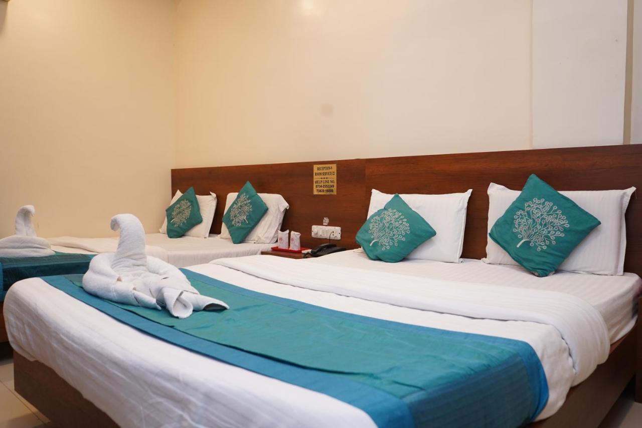 אויאיין Hotel Satyug מראה חיצוני תמונה
