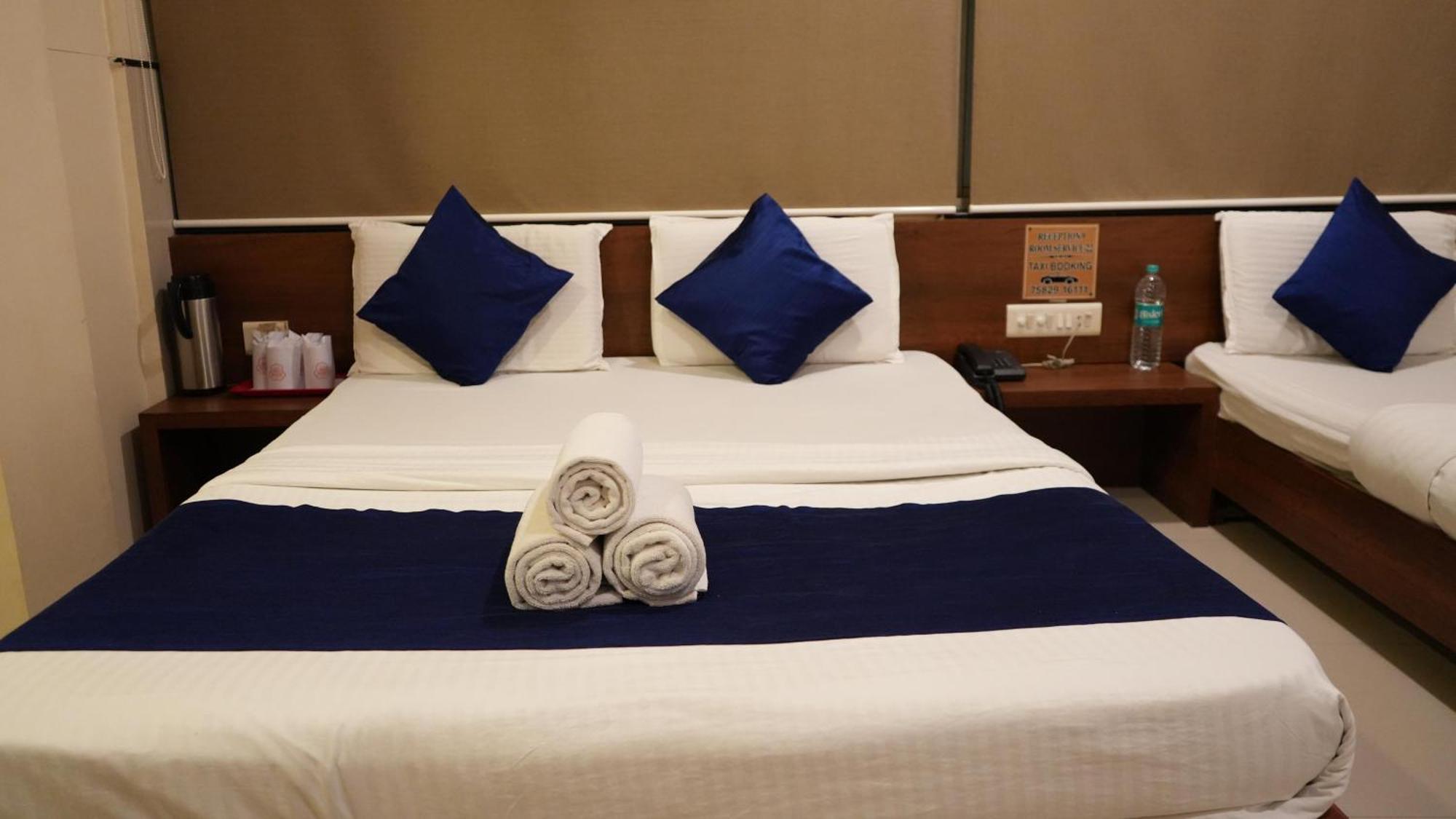 אויאיין Hotel Satyug מראה חיצוני תמונה