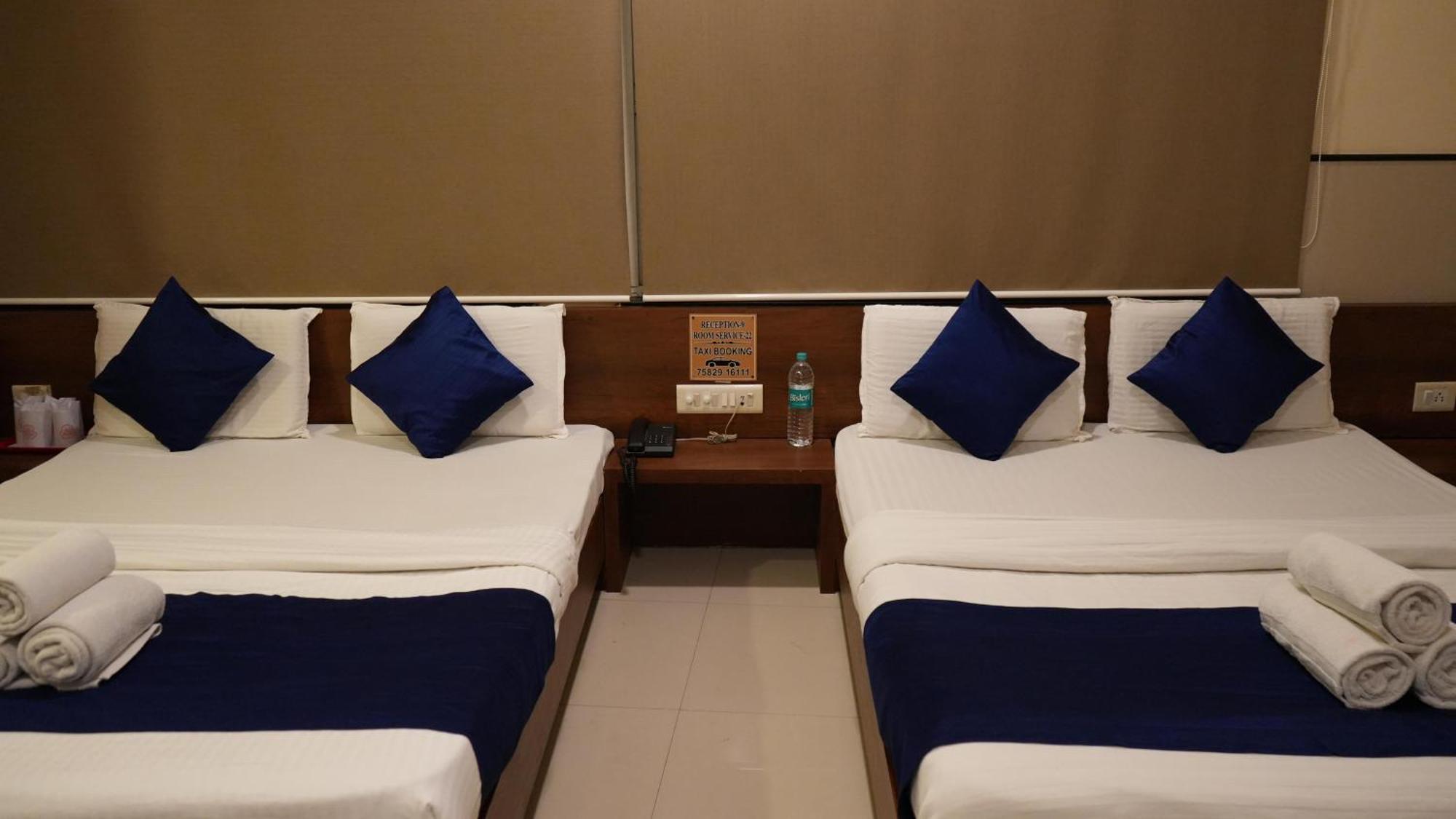 אויאיין Hotel Satyug מראה חיצוני תמונה