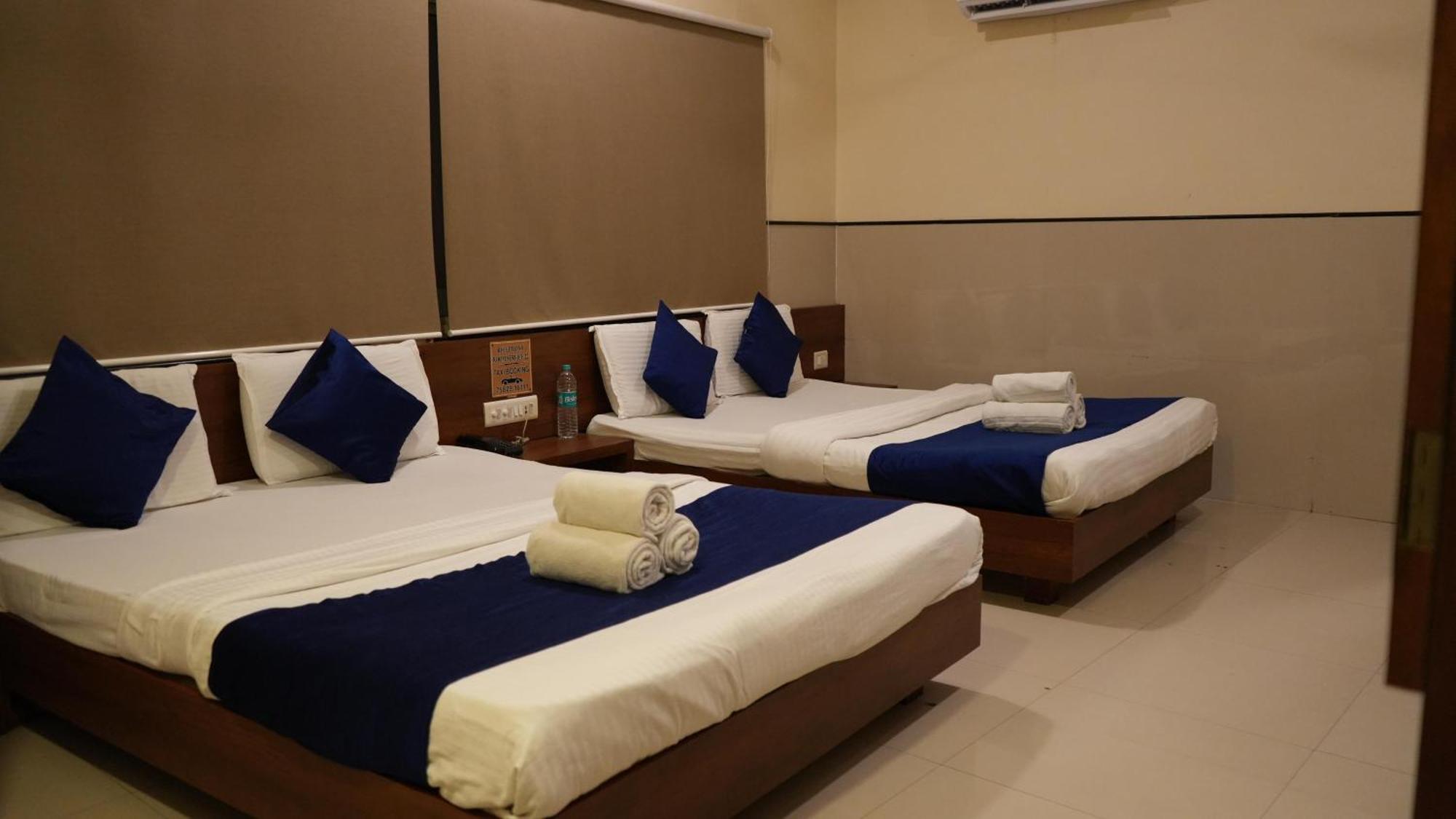 אויאיין Hotel Satyug מראה חיצוני תמונה