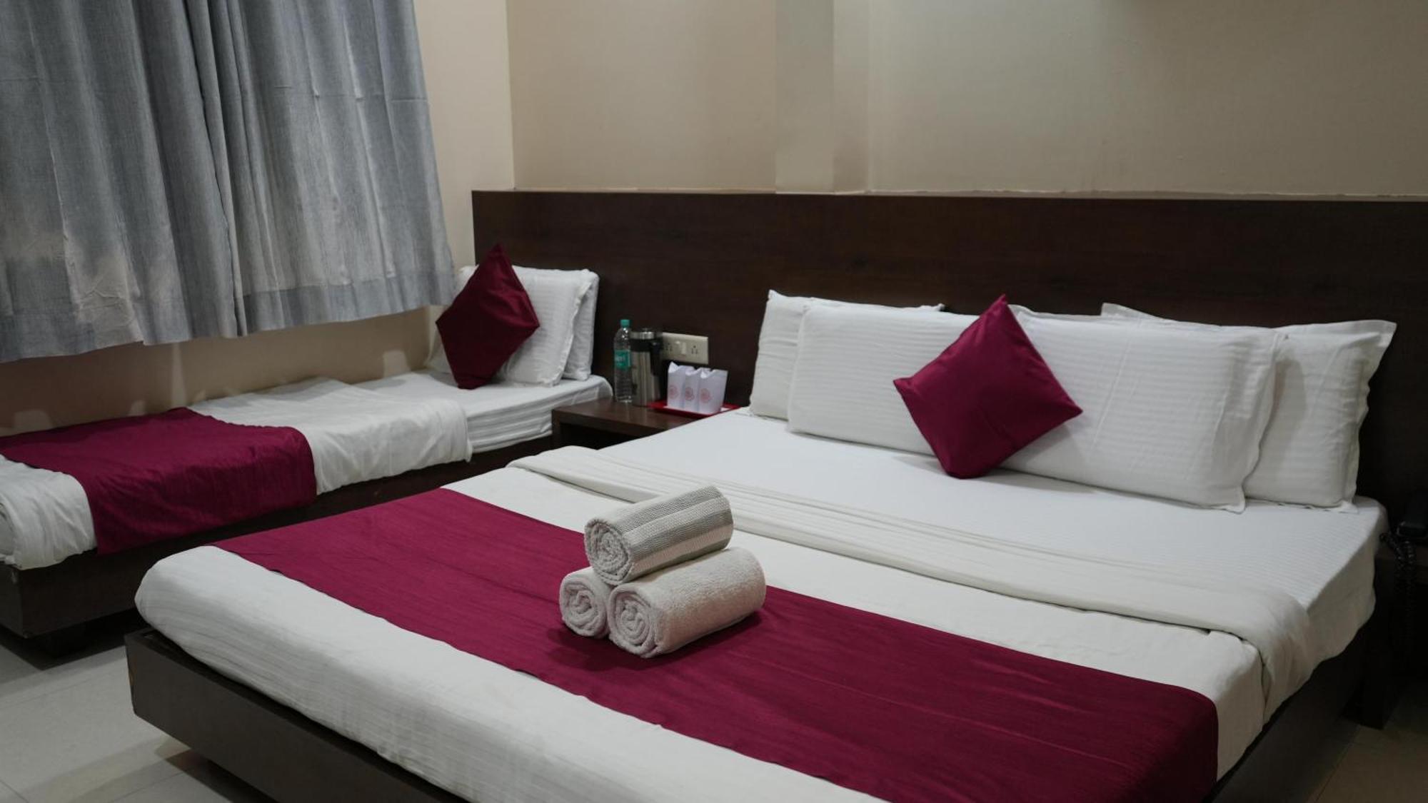 אויאיין Hotel Satyug מראה חיצוני תמונה